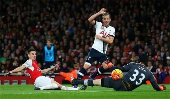 他们依据周 他们依据周